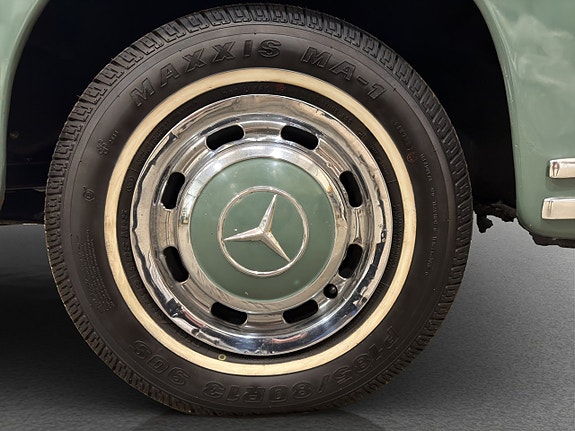 Mercedes-Benz W180 16 of 17
