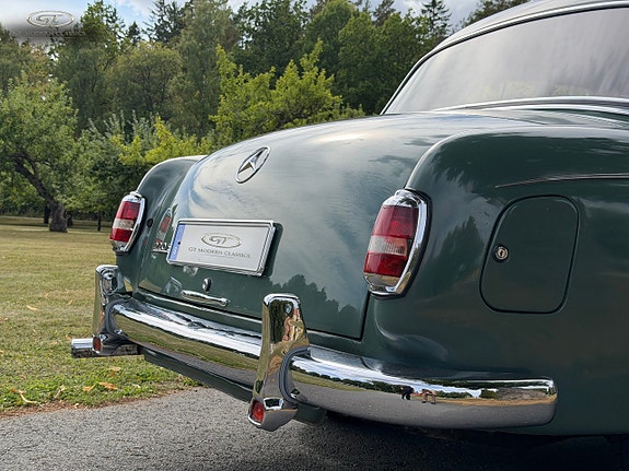 Mercedes-Benz W180 12 of 12