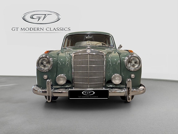 Mercedes-Benz W180 2 of 5