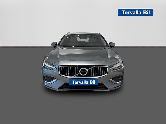 Volvo V60 2 of 5