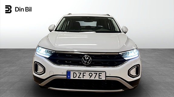 Volkswagen T-Roc 4 of 5