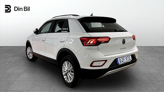 Volkswagen T-Roc 3 of 5