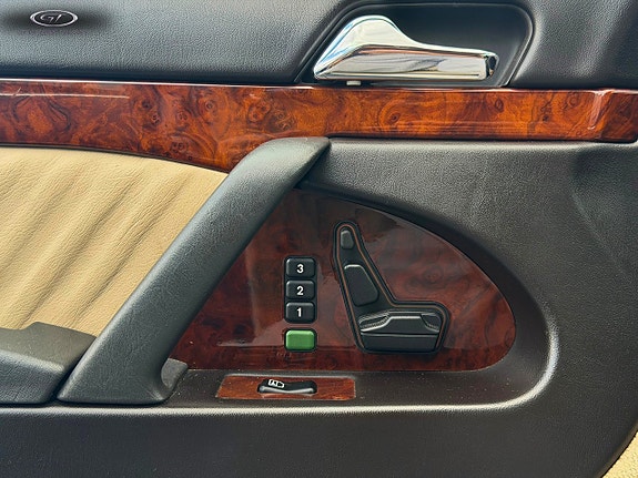 Mercedes-Benz 600 SEL 17 of 24