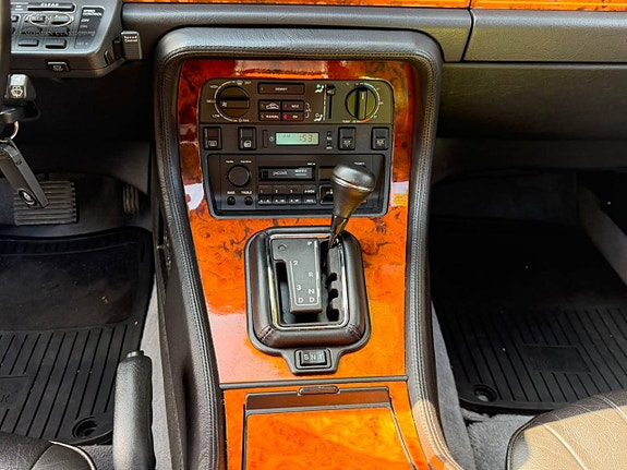 Jaguar XJ 26 of 27