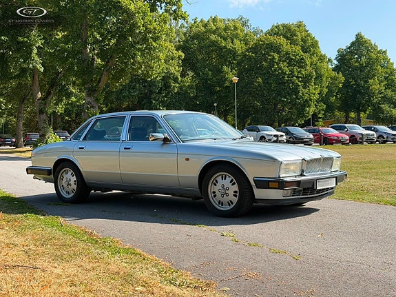Jaguar XJ 5 of 27