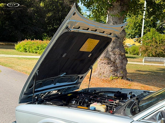 Jaguar XJ 20 of 27