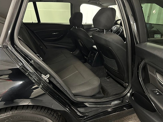 BMW 320 10 of 16