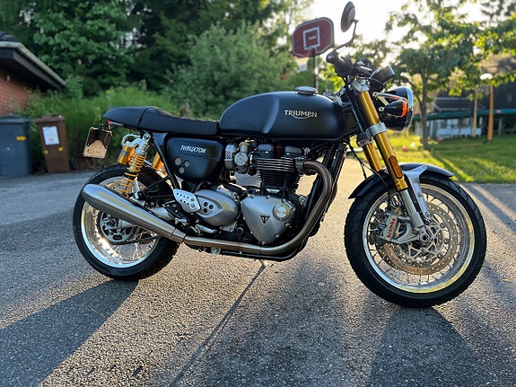 Triumph Thruxton 1200 R "Inkommande"