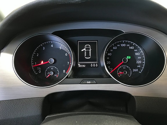 Volkswagen Golf Sportsvan 9 of 20