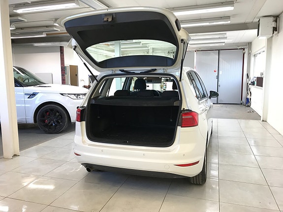 Volkswagen Golf Sportsvan 8 of 20
