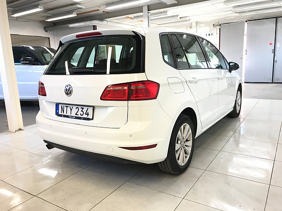 Volkswagen Golf Sportsvan 3 of 20