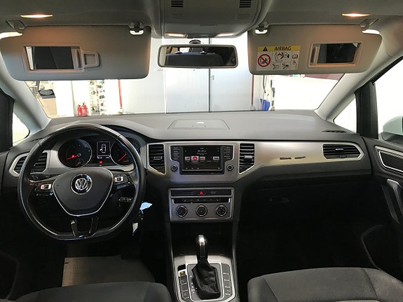 Volkswagen Golf Sportsvan 11 of 20
