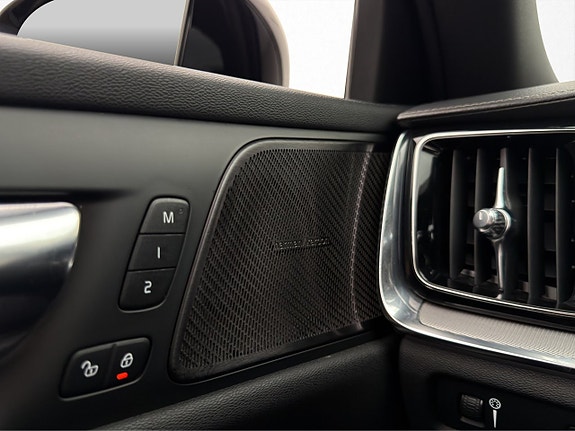 Volvo V60 9 of 30