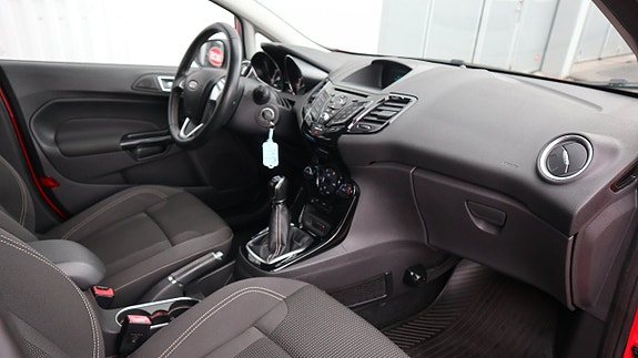 Ford Fiesta 11 of 16