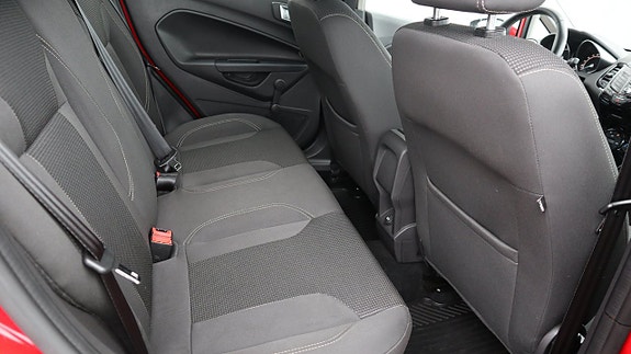 Ford Fiesta 10 of 16