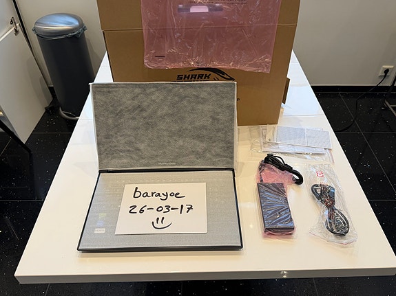 Product image 2 of 9