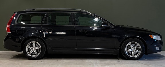 Volvo V70 4 of 5