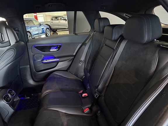 Mercedes-Benz C300 e 25 of 26