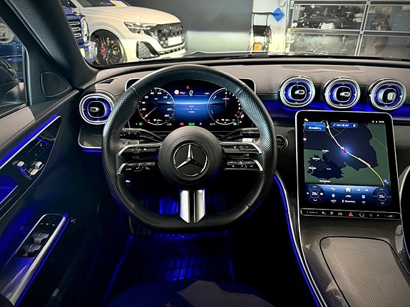 Mercedes-Benz C300 e 4 of 5