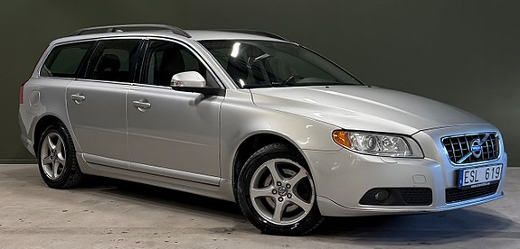 Volvo V70 3 of 5