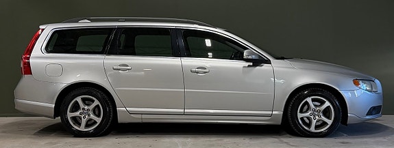 Volvo V70 4 of 5