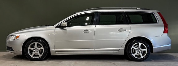 Volvo V70 2 of 5