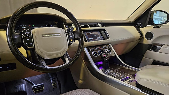 Land Rover Range Rover Sport 12 of 22
