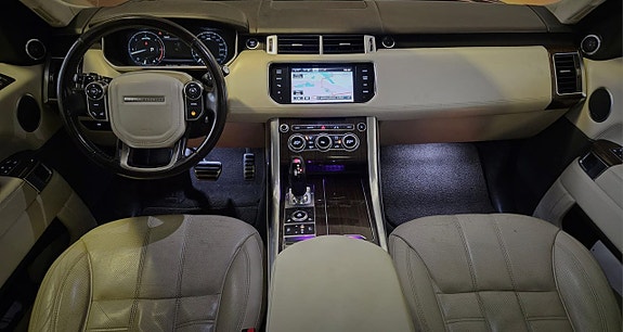 Land Rover Range Rover Sport 14 of 22