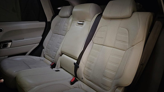 Land Rover Range Rover Sport 20 of 22