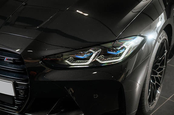 BMW M4 7 of 12