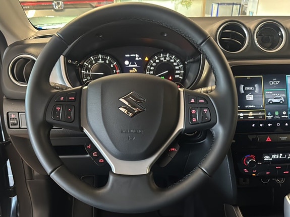 Suzuki Vitara 12 of 18
