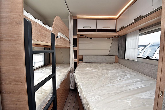 Knaus 580 UK Südwind Black Selection, Barnkammare 24 of 27