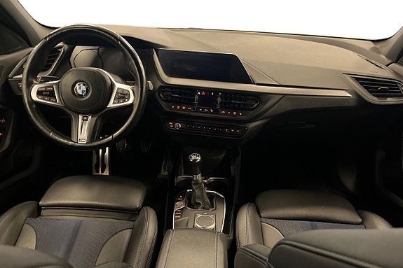 BMW 118i 8 of 19
