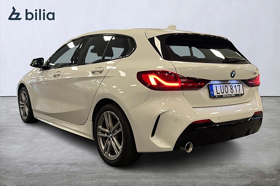 BMW 118i 2 of 5