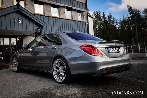 Mercedes-Benz S63 22 of 25