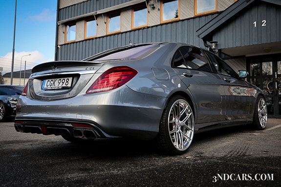 Mercedes-Benz S63 23 of 25