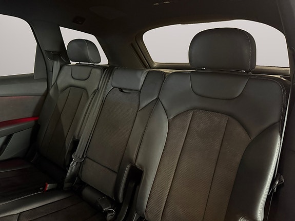 Audi Q7 8 of 30