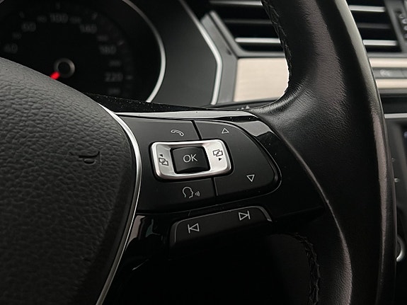 Volkswagen Passat 14 of 29
