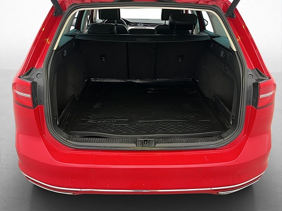 Volkswagen Passat 8 of 29