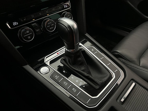 Volkswagen Passat 18 of 29
