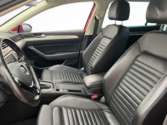 Volkswagen Passat 11 of 29