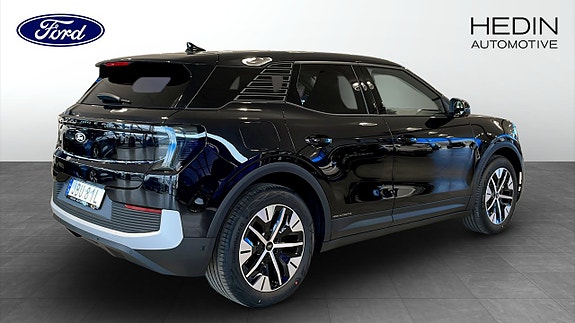 Ford Explorer 2 of 5
