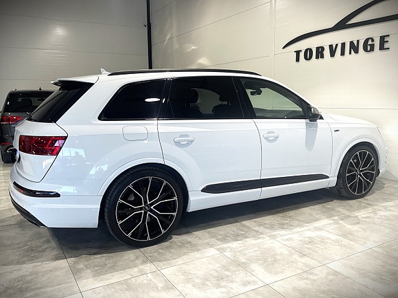 Audi SQ7 4 of 28