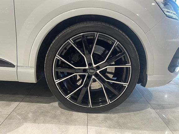 Audi SQ7 28 of 28
