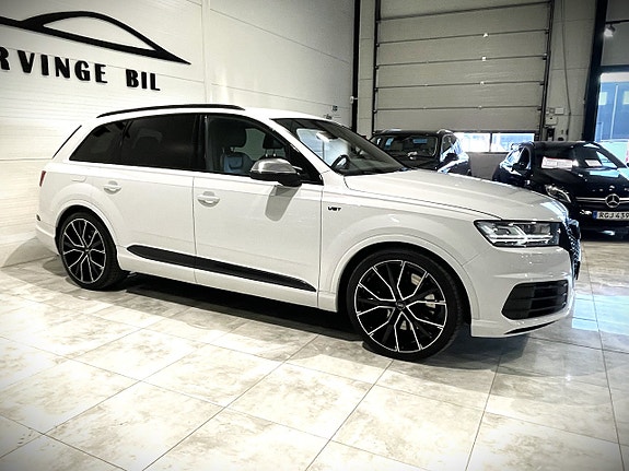 Audi SQ7 2 of 28