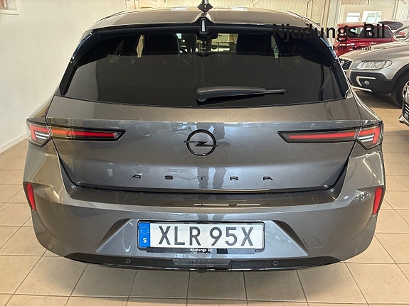 Opel Astra 12 of 13