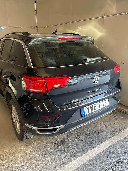 Volkswagen T-Roc 3 of 6