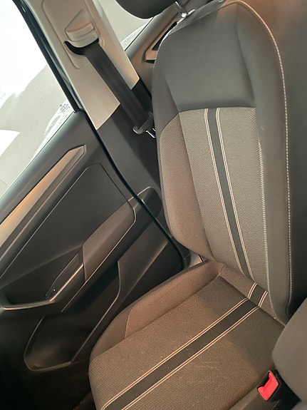 Volkswagen T-Roc 5 of 6