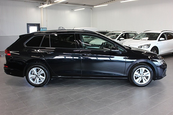 Volkswagen Golf VIII 17 of 19