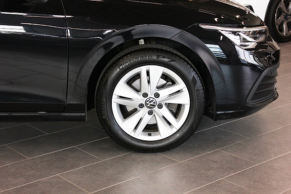 Volkswagen Golf VIII 11 of 19